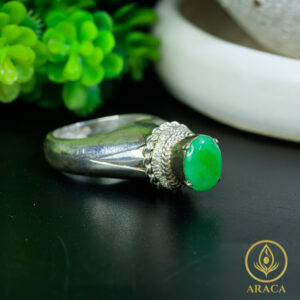 Nhẫn Đính Ngọc Cẩm Thạch Xanh Lá