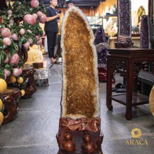 Hang Thạch Anh Vàng