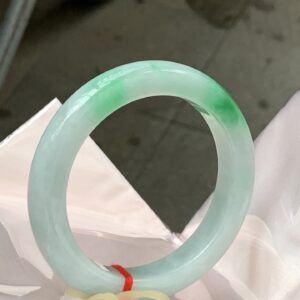Vòng Ngọc Phỉ Thuý Type A Bạch Đới Thanh Điểm Lý NI 56 5 - araca.vn