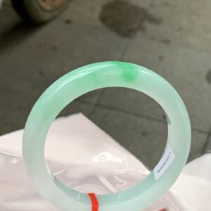 Vòng Ngọc Phỉ Thuý Type A Bạch Đới Thanh Điểm Xanh Lý NI 54 5 - araca.vn