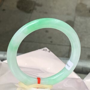 Vòng Ngọc Phỉ Thuý Type A Bạch Đới Thanh Điểm Lý NI 55.5 7 - araca.vn