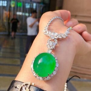 Mặt Trứng Dây Chuyền Phỉ Thuý A 9 - araca.vn