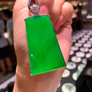 Mặt Dây Chuyền Vô Sự bài Vip A