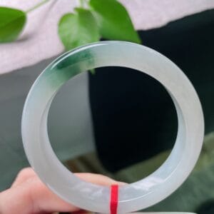 vòng ngọc phỉ thuý và ngọc bích