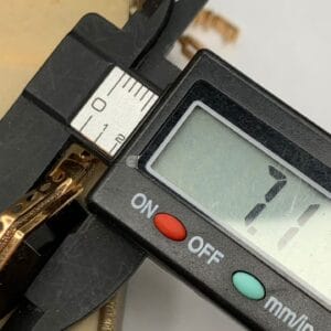 Lắc Tay Hình Thoi Mặc Thuý Vip Vàng 18K 21 - araca.vn