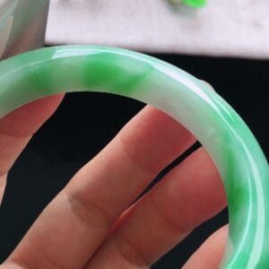 Vòng Ngọc Phỉ Thúy Type A Xanh Lý NI 56-57 31 - araca.vn
