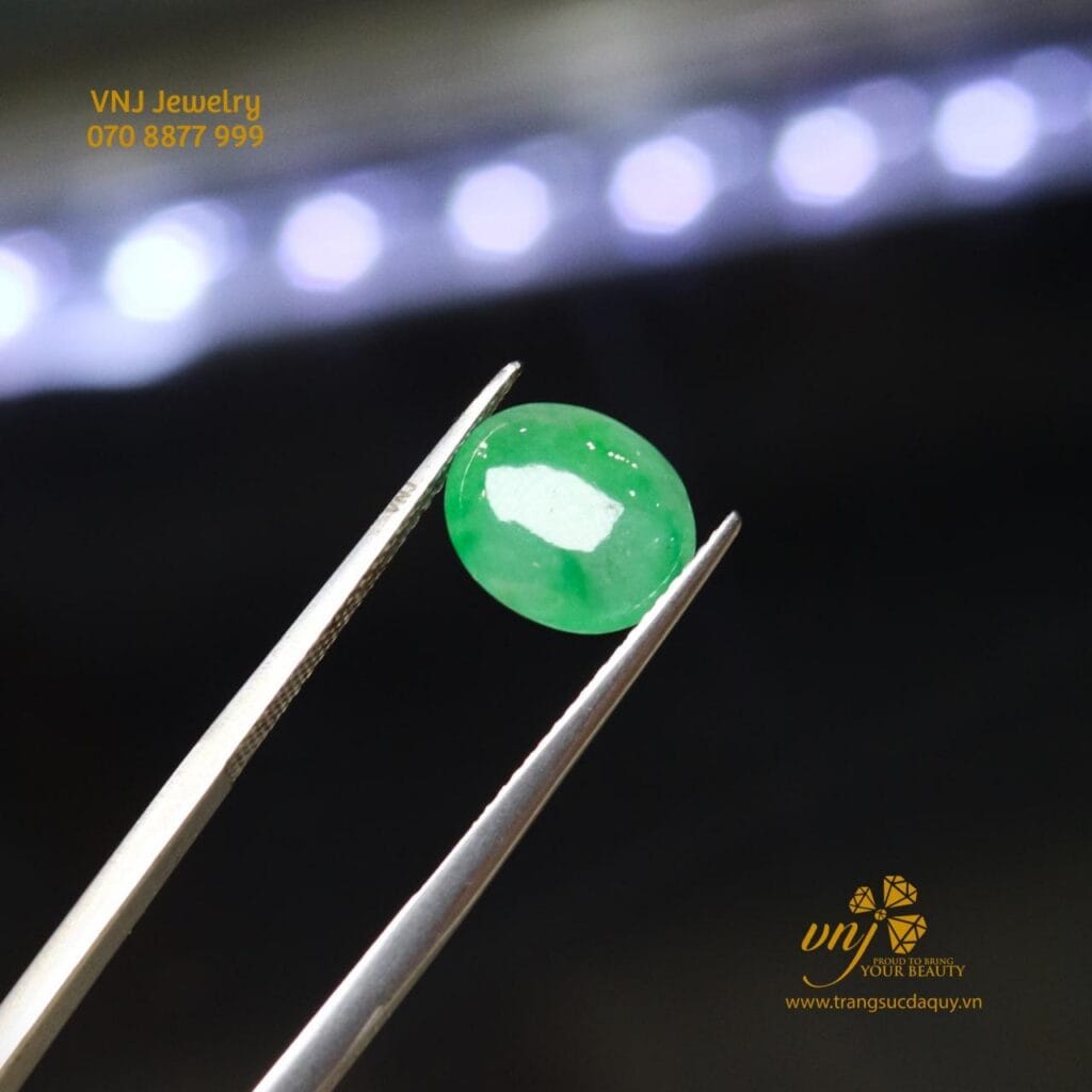 8 Điều Quyết Định Màu Xanh Ngọc Phỉ Thúy Đẹp Hay Không (Không Phải Cứ Xanh Là Đắt) 8 Điều Quyết Định Màu Xanh Ngọc Phỉ Thúy Đẹp Hay Không (Không Phải Cứ Xanh Là Đắt) - araca.vn