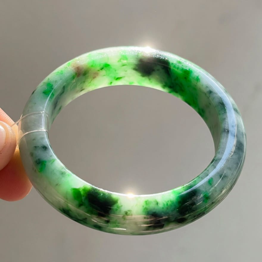 Ngọc Cẩm Thạch Thiên Nhiên Loại A: 7 Giá Trị Khiến Jadeite Type A Được Xem Là Chuẩn Cao Nhất - araca.vn